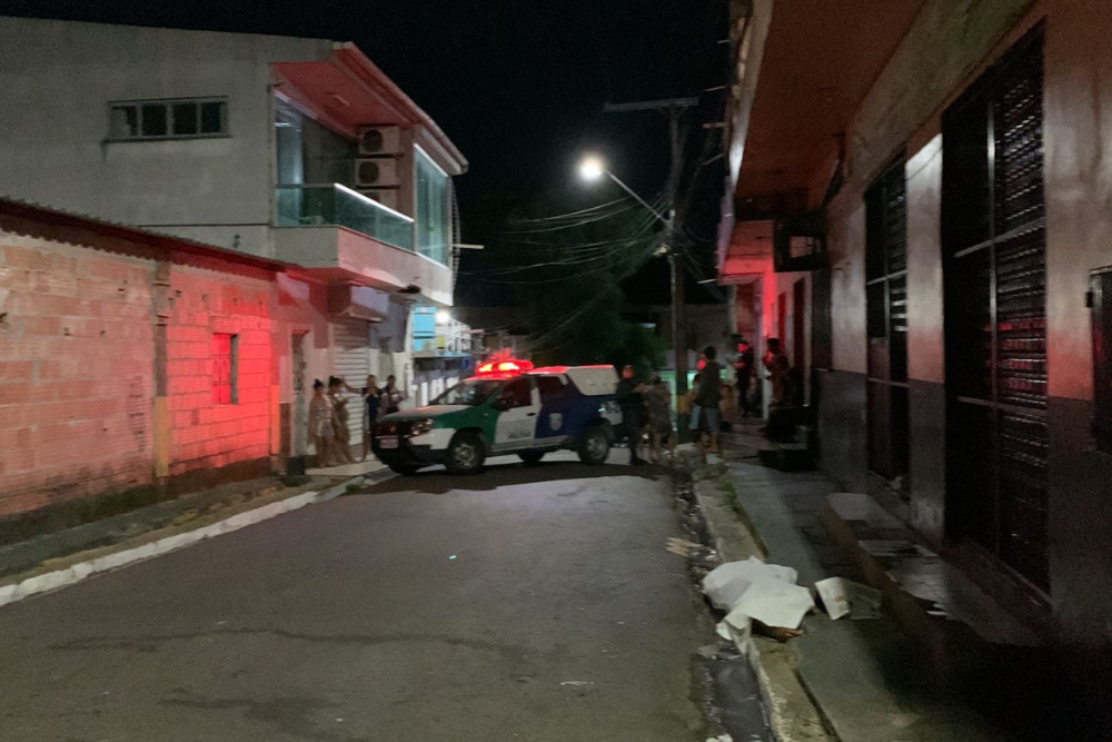 Criminosos executam jovem a tiros no Morro da Liberdade