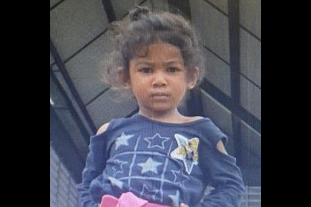 Família procura por menina de 4 anos que desapareceu na avenida Constantino Nery Família procura por menina de 4 anos que desapareceu na avenida Constantino Nery