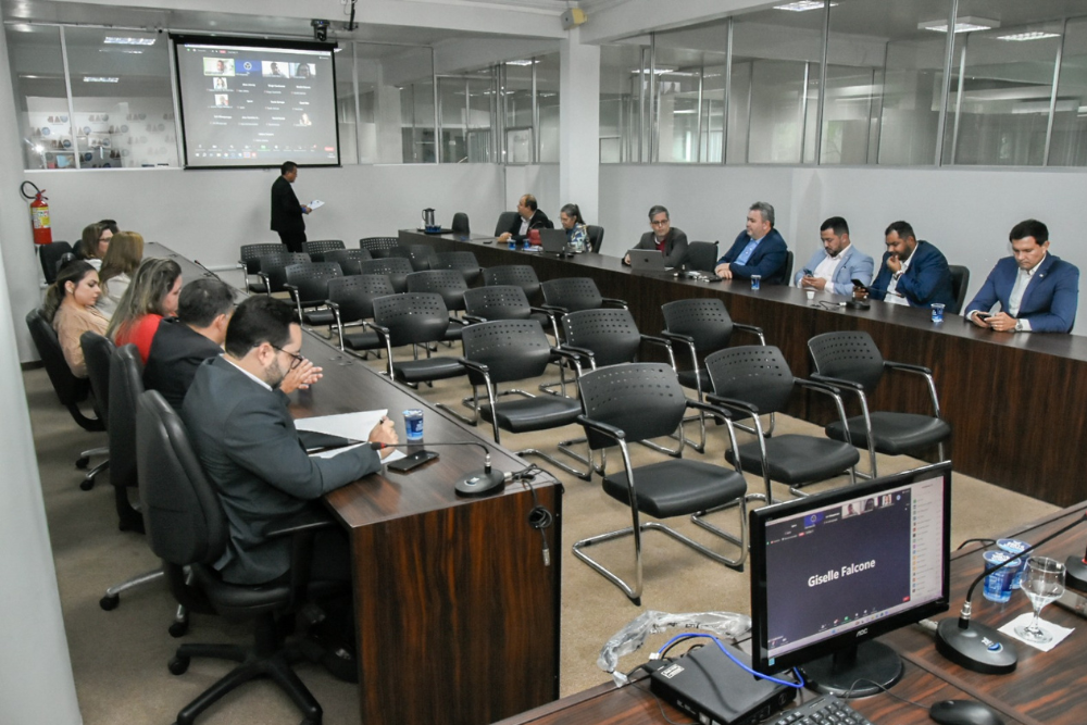 OAB-AM realiza reunião extraordinária para discutir mudança de sistema judiciário OAB-AM realiza reunião extraordinária para discutir mudança de sistema judiciário
