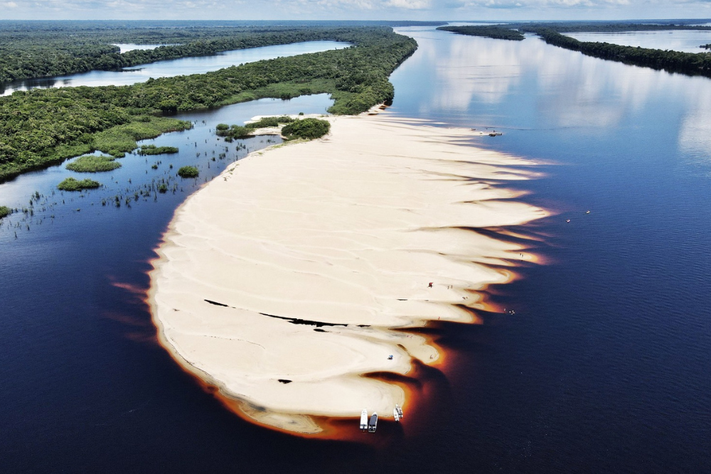 Praias são atrativos naturais e refrescantes durante o verão amazônico Praias são atrativos naturais e refrescantes durante o verão amazônico