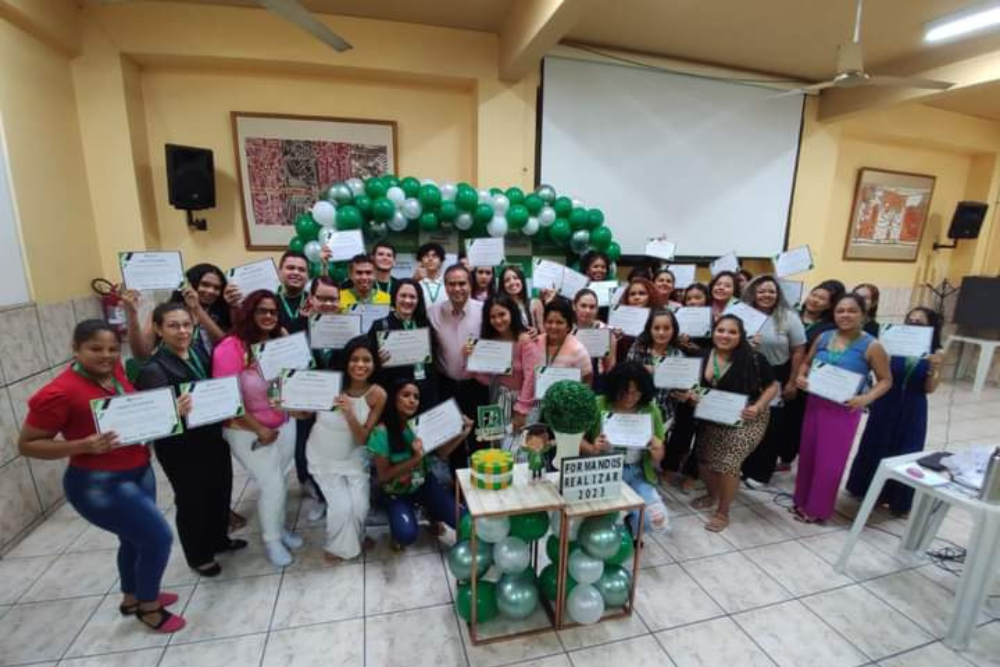 Projeto Realizar certifica mais de 100 pessoas com cursos profissionalizantes em Manaus