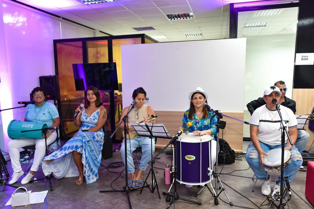 Grupo Samba Com as Moças comanda roda de samba no Casario 179 Grupo Samba Com as Moças comanda roda de samba no Casario 179