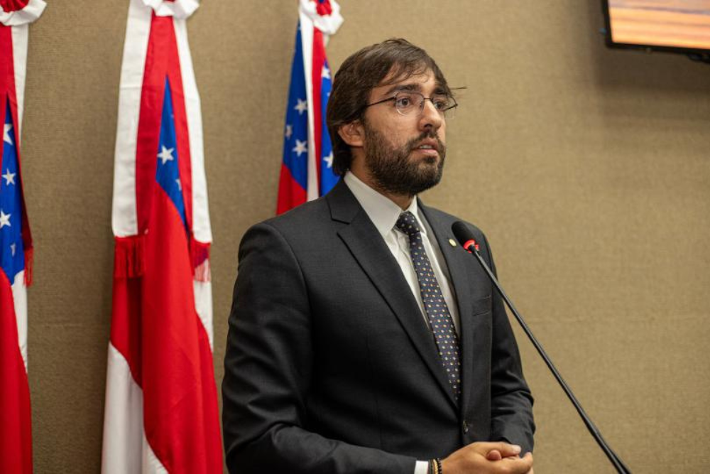 PL quer isenção em contas de energia para ribeirinhos atingidos pela cheia no AM PL quer isenção em contas de energia para ribeirinhos atingidos pela cheia no AM