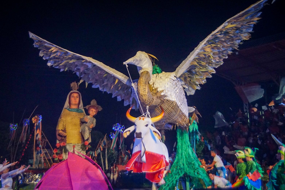 Com o tema "O rio comanda a vida", Touro Branco abre a disputa dos bumbás no Festival do Mocambo Com o tema "O rio comanda a vida", Touro Branco abre a disputa dos bumbás no Festival do Mocambo