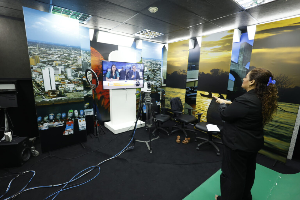 TV C&acirc;mara lan&ccedil;a primeiro telejornal ao vivo com interpreta&ccedil;&atilde;o em Libras do AM